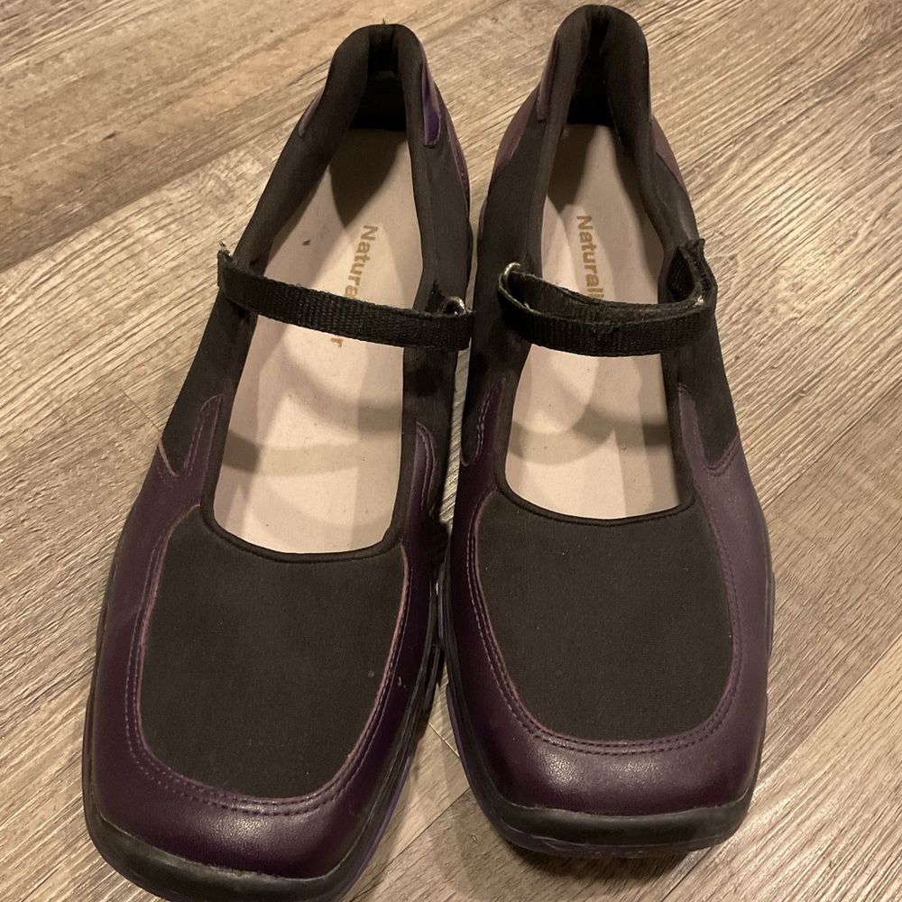 Naturalizer walking shoes